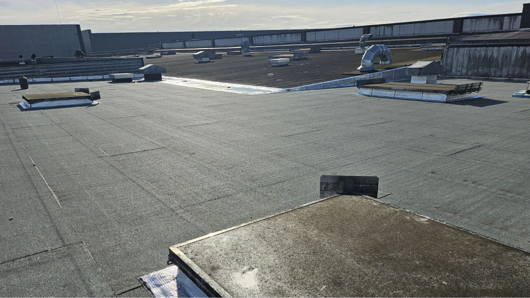 1000M2 d'étanchéité toiture par Alma Toit, votre spécialiste des toitures professionnelles à Valence